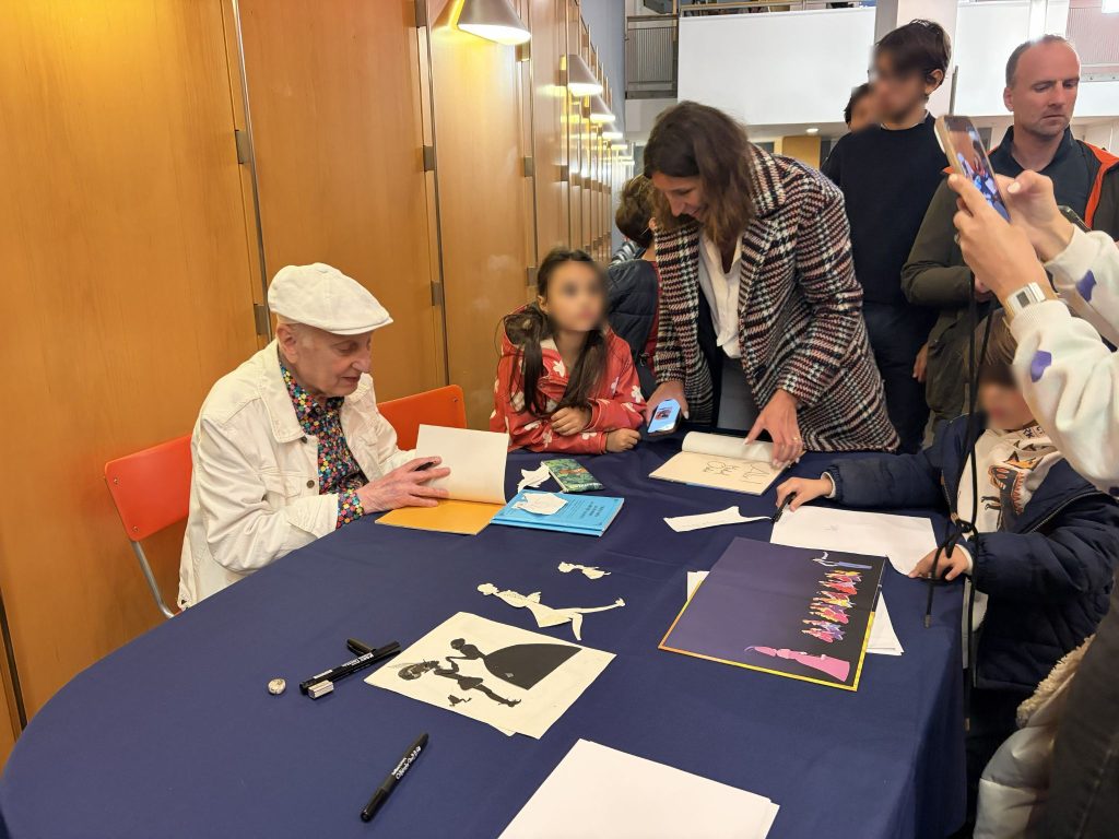 Signing session at the Lycée Français de New York. © Yassine Ait Ali
